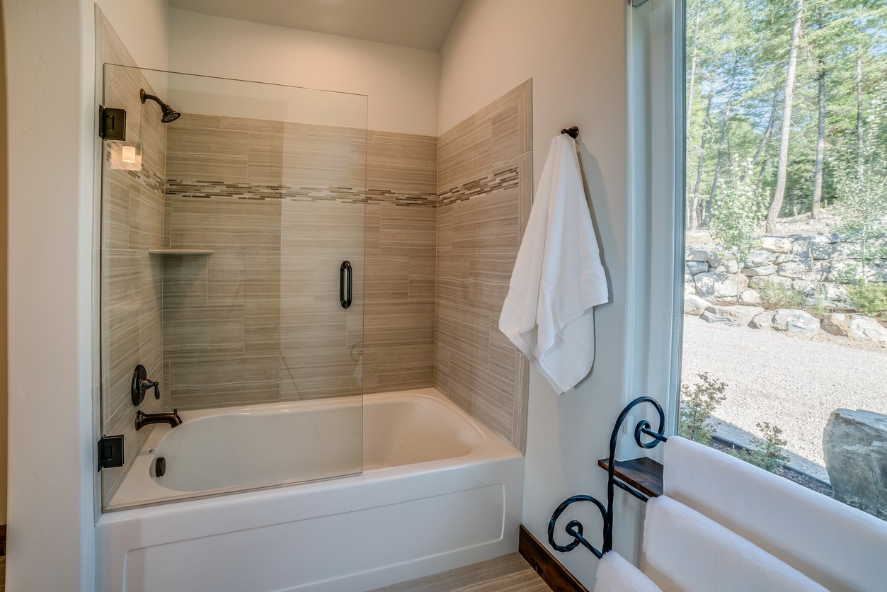 Shower & Tub Installation in Airport Heights